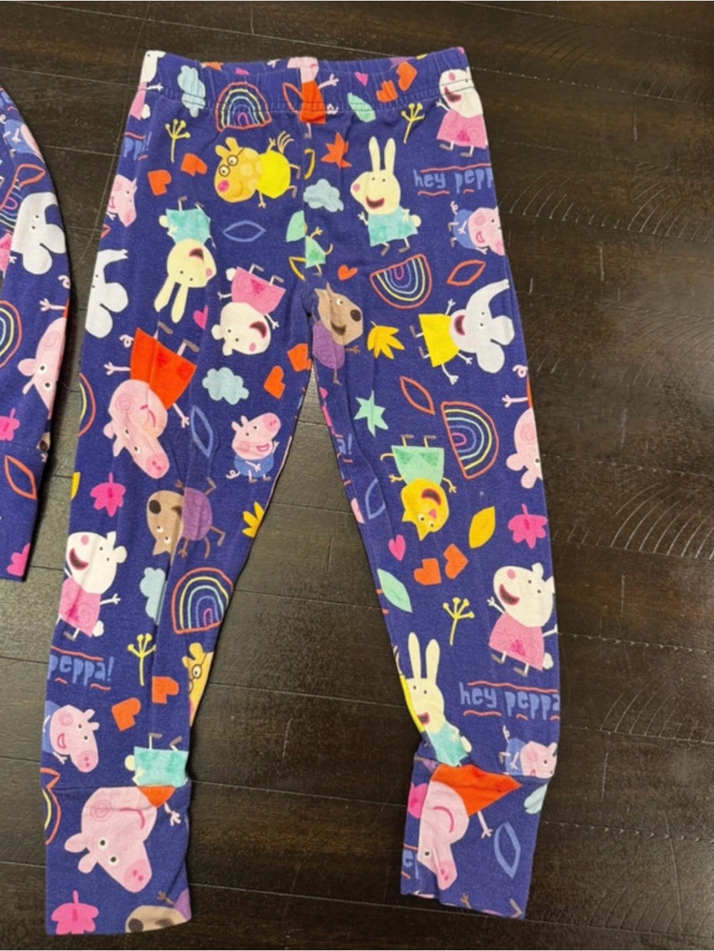 Bums & Roses Peppa Pig Size 2T PJs - Picture 4 of 6